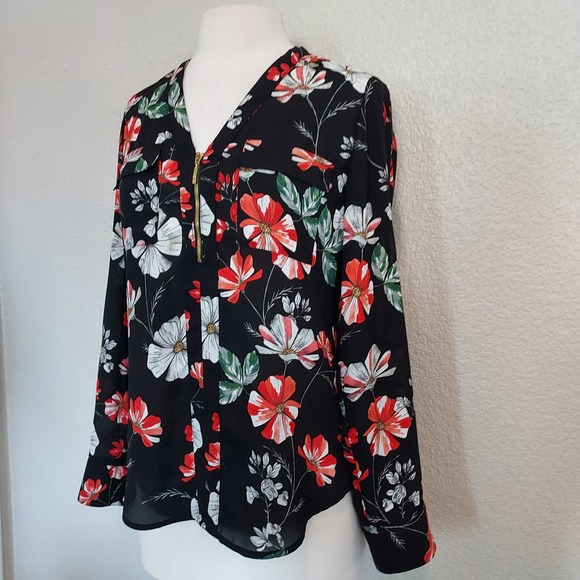 Express Black w/Red Floral Lightweight Blouse Size Small - Picture 5 of 12